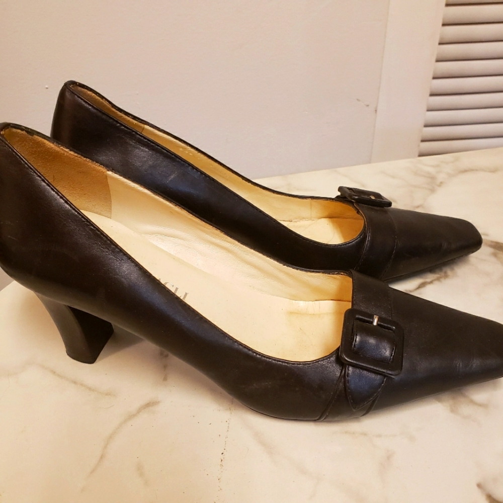 Bruno Magli Rokita Black Leather Pumps Heels Sz 7.5 Made in Italy